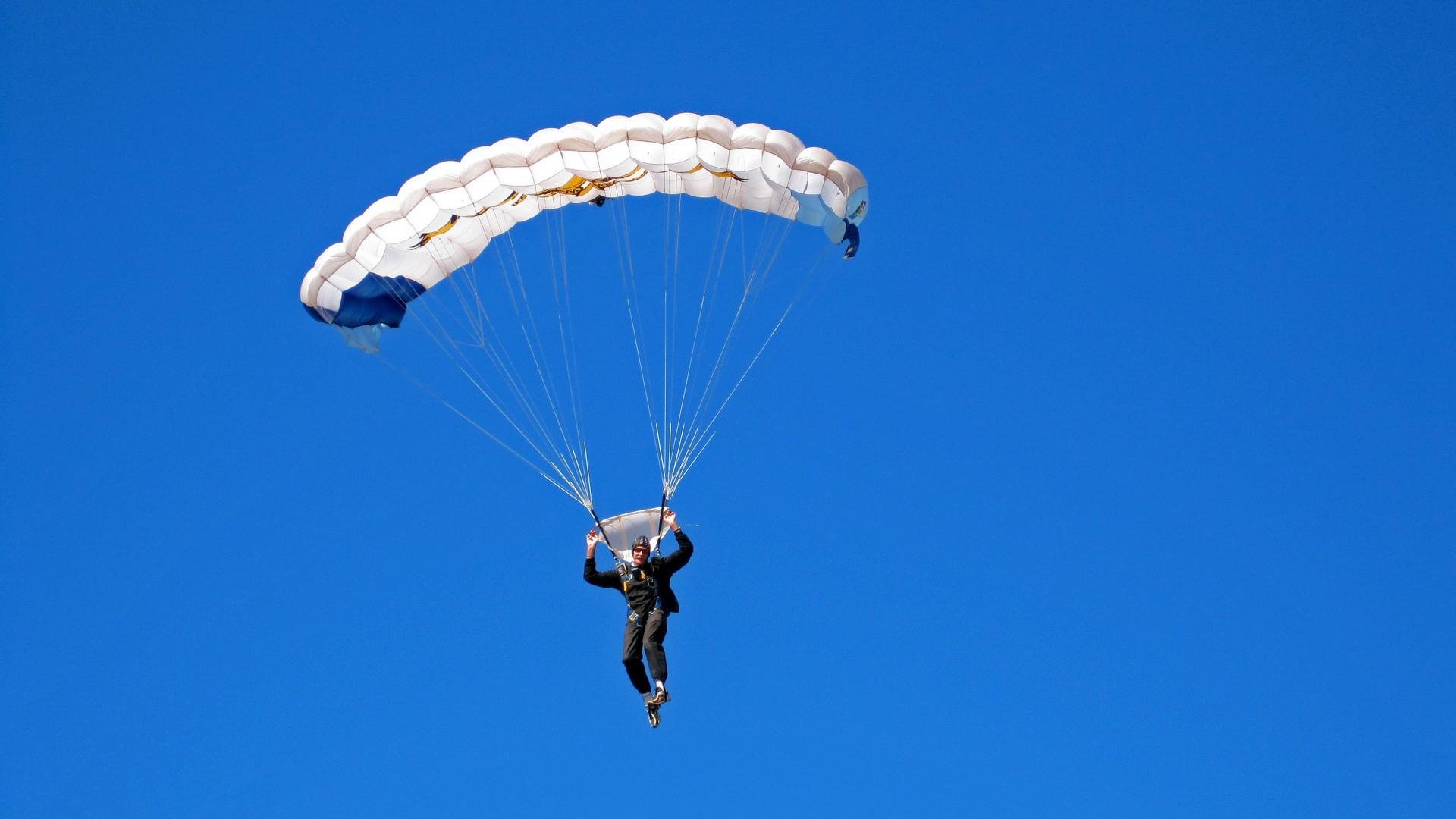 开云体育客服-青少年篮球产业链逐步完善，细分市场不断扩大，青少年篮球教育行业分析